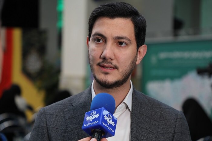 بازدید مدیرکل محیط زیست تهران از اراضی بالای ۲۰۰۰ متر برای نیروگاه خورشیدی