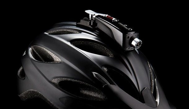 كلاه ايمني مجهز به جعبه سياه