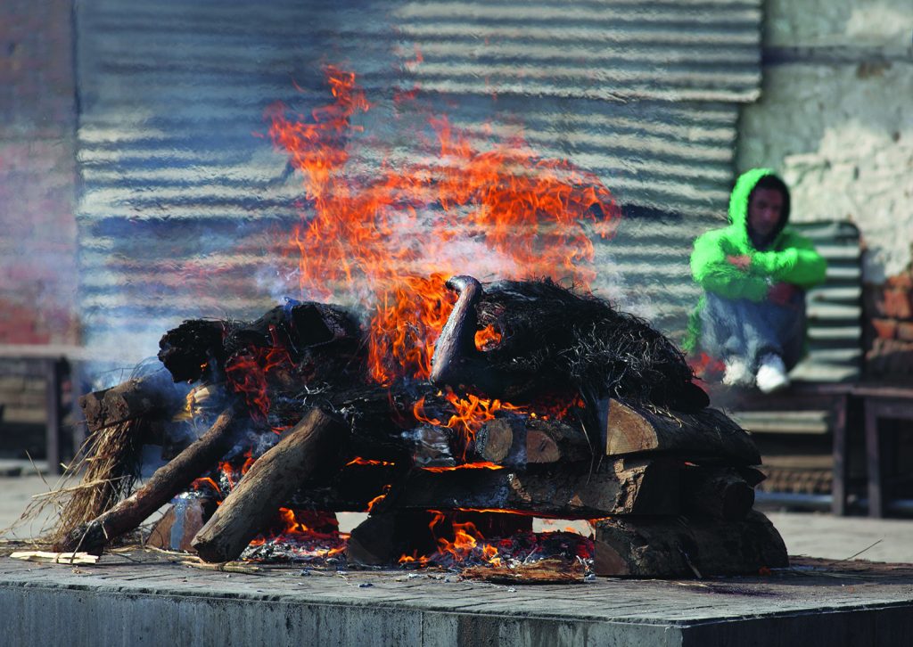 Pashupatinath_Temple_Cremation