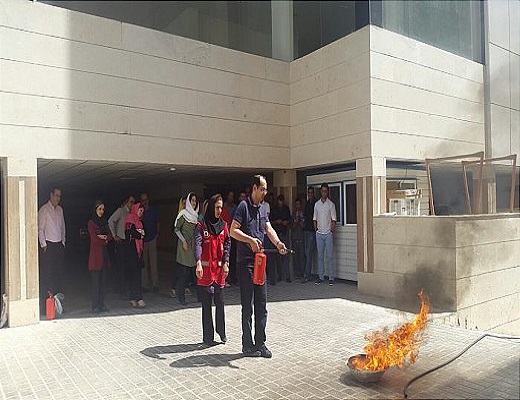 آشنایی کارکنان شرکت بال صبا با اصول ایمنی و آتش نشانی