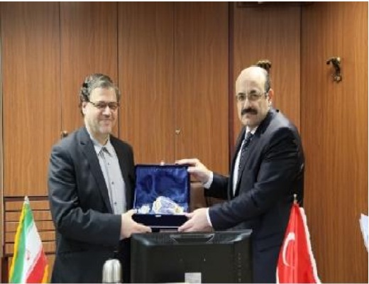 یک سوم تولیدات علمی کشور در وزارت بهداشت پی گیری می شود/لزوم برنامه ریزی برای همکاری ایران و ترکیه در زمینه