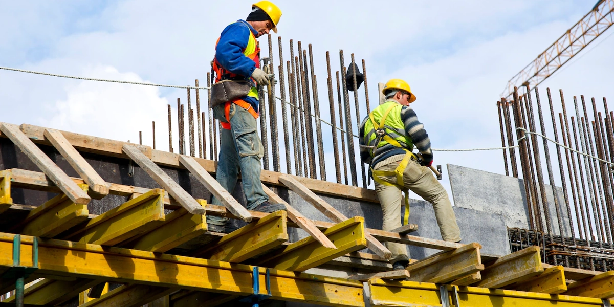 ماینده جامعه کارگری در نشست کمیته حمایت از کسب و کار درباره استانداردسازی و ایمنی محیط کار