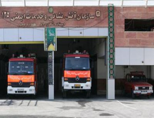 برخورد کامیون با پل عابر پیاده حادثه آفرید