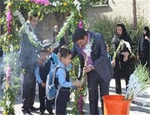 یک میلیون و ۳۰۰ هزار کلاس اولی سال تحصیلی جدید را آغاز کردند