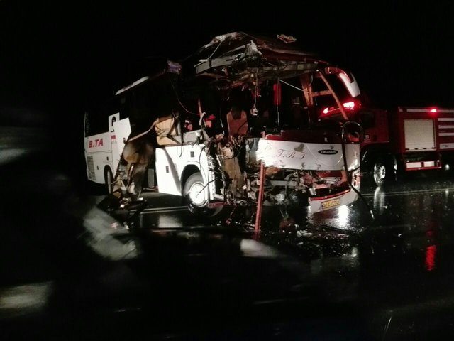یازده کشته و زخمی در برخورد دو اتوبوس در محور سنندج