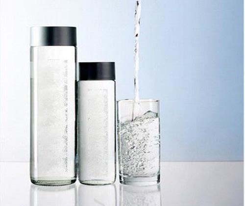 آب آشامیدنی قاچاق هم آمد/هر بطری ۷۰ هزار تومان!